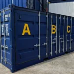 20-Fuß-Seecontainer „Open Side“ mit Auffangwanne