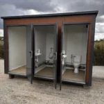 Sanitärcontainer, Toilettenpavillon mit Dreipersonenkabine