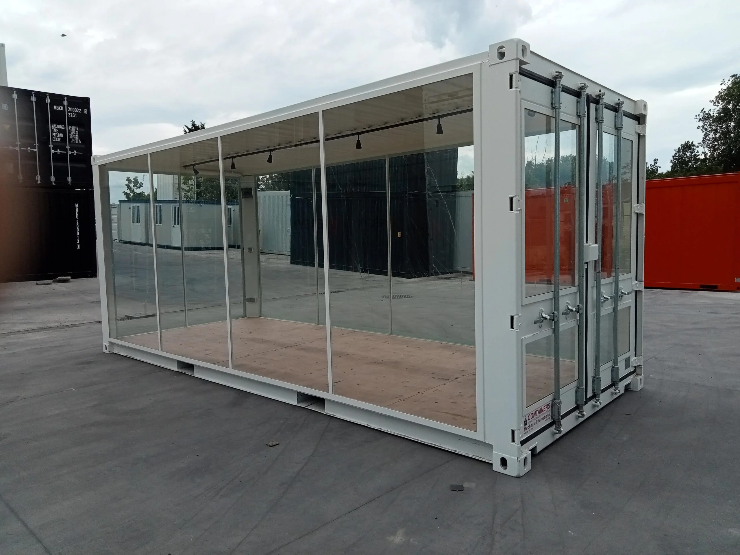 7064-scaled-1 20 Fuß Glascontainer – Neu (Weiß RAL 9010) – Bild 1