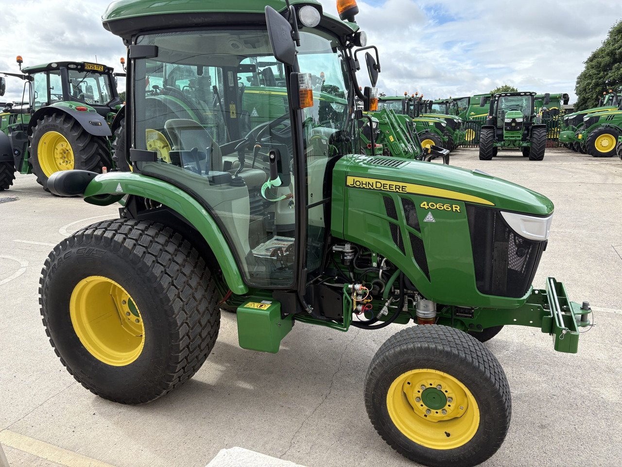 John Deere 4066R Compact Tractor Micro tracteur John Deere 4066R Compact Tractor – Bild 1